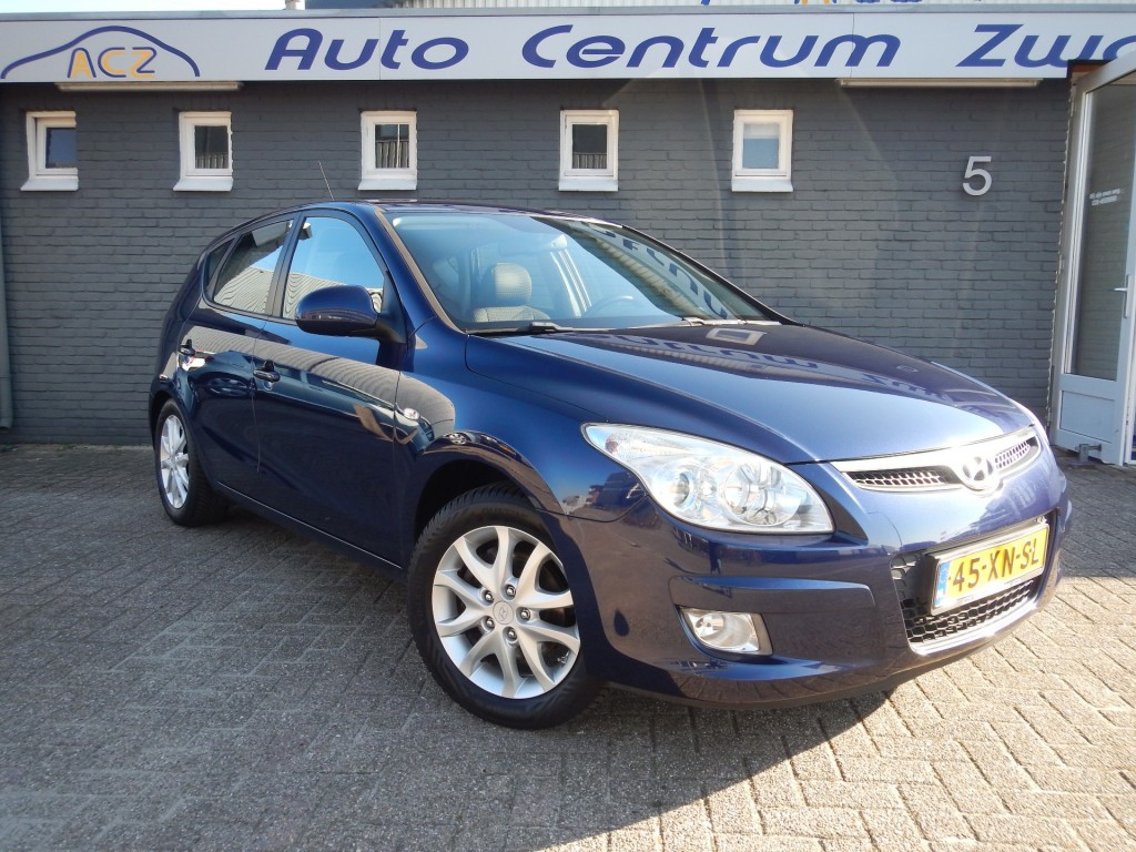 HYUNDAI I30 1.6I STYLE 5 Deurs, Half leder , Airco , Lm velgen