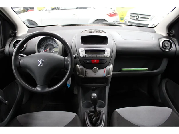 Peugeot 107 1.0-12V XR NAP, Stuurbekrachtiging