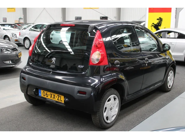 Peugeot 107 1.0-12V XR NAP, Stuurbekrachtiging