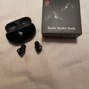 Te koop beats studio buds (nieuw)