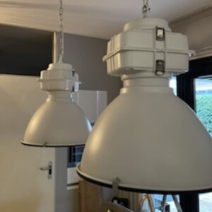 Industriële hanglampen te koop