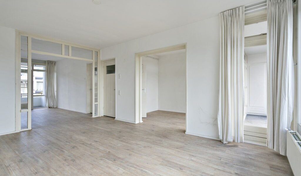 te huur ruim 3 kamer appartement Robijnstraat, Breda