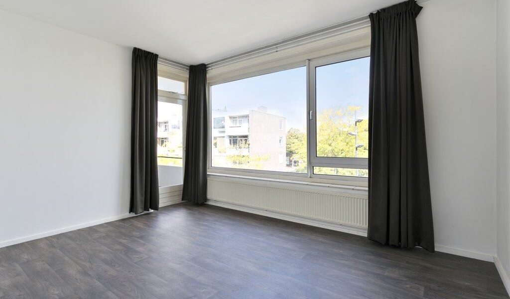 te huur ruim 3 kamer appartement Robijnstraat, Breda