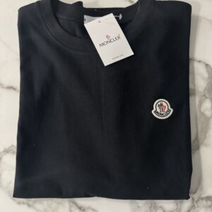 Moncler t shirt maar M